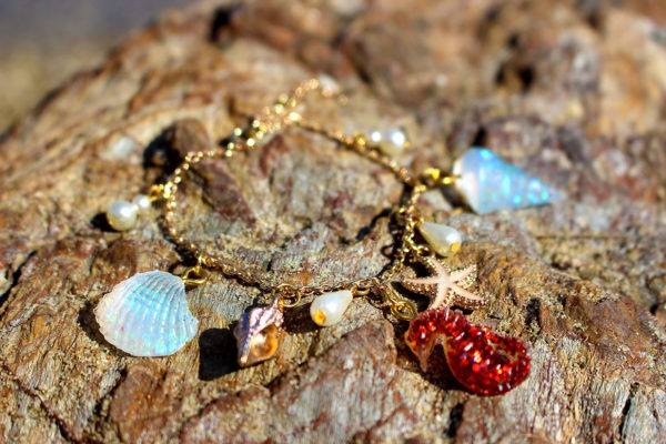 Bracelet de sirène "Red Hippocampe" - bracelets de sirène - bijoux Galatée Merveilles - bijoux de sirène - bijoux coquillage - bijoux fantaisies