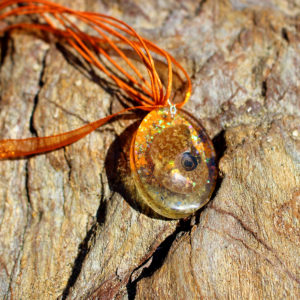 Pendentif "Escargot orangé" - bijoux galatée merveilles - pendentif de sirène - bijoux de sirène - bijoux coquillage - bijoux fantaisies - colliers de sirène